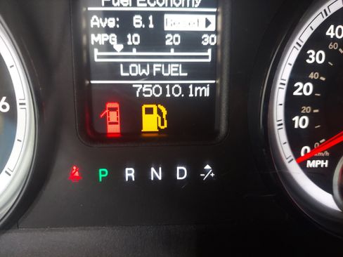 Used 2017 RAM 1500 ST w/ SXT Appearance Group AWD/4WD image 7