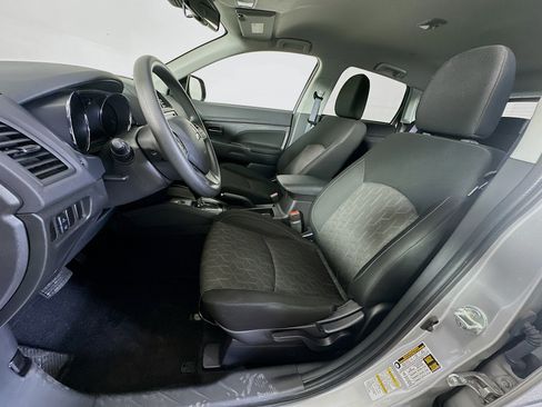 Used 2025 Mitsubishi Outlander Sport AWD image 13
