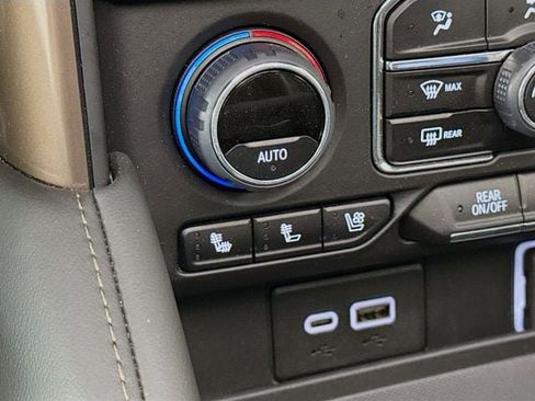 Used 2024 Chevrolet Tahoe High Country image 22