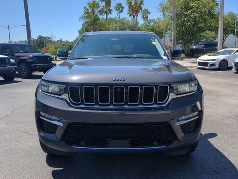 Used 2023 Jeep Grand Cherokee Limited w/ Luxury Tech Group II image 3