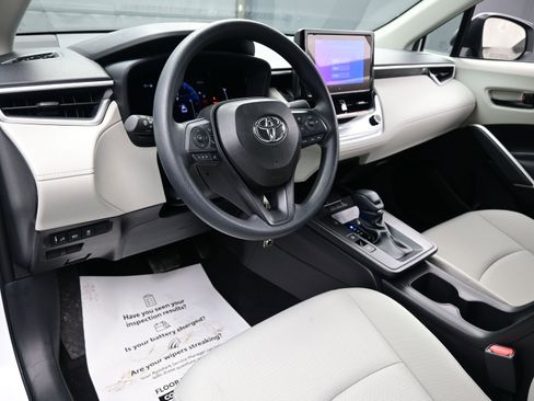 Used 2026 Toyota Corolla Cross L image 12