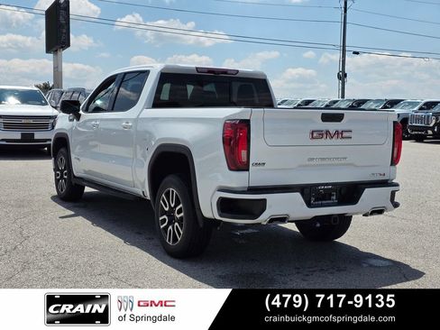 Used 2024 GMC Sierra 1500 AT4 w/ Technology Package AWD/4WD image 5
