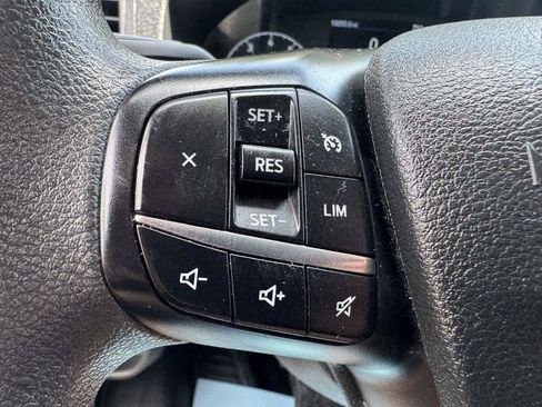 Used 2025 Ford Transit 250 148 Medium Roof RWD image 7