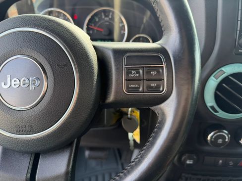 Used 2018 Jeep Wrangler Unlimited Sport w/ Connectivity Group AWD/4WD image 14