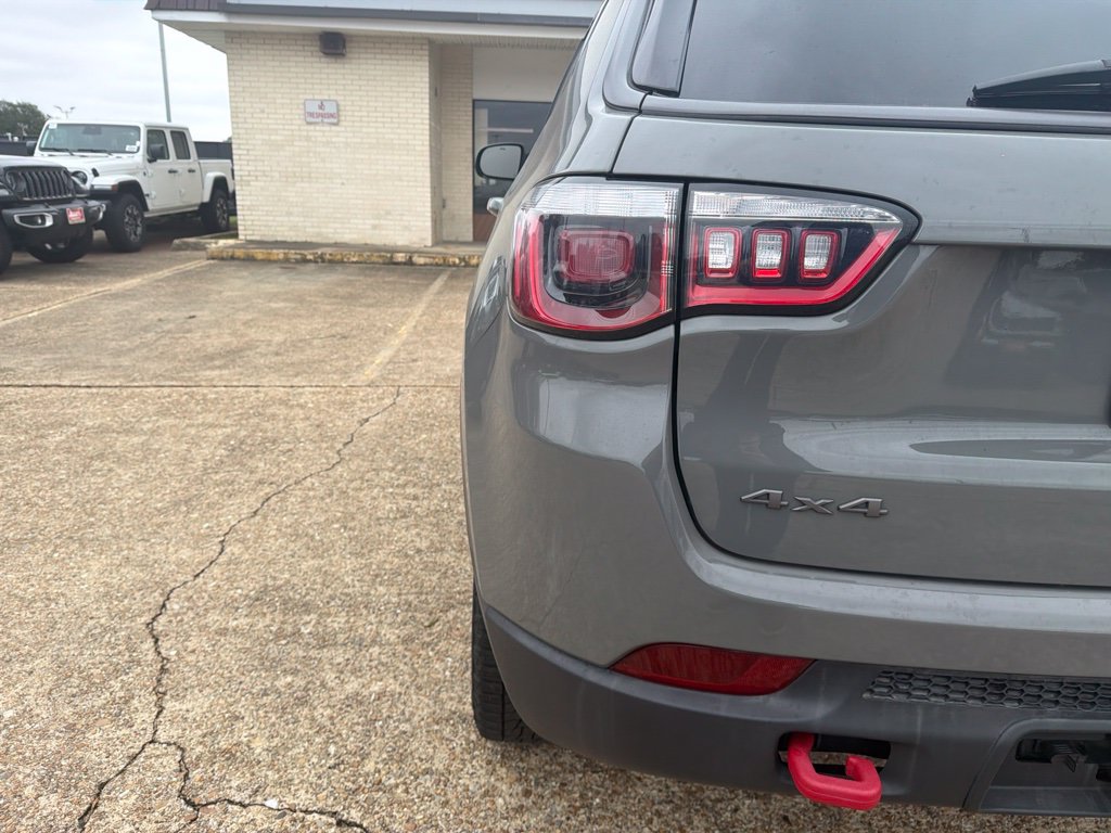 Used 2020 Jeep Compass Trailhawk w/ Cold Weather Group AWD/4WD image 18