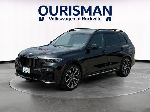 Used 2022 BMW X7 xDrive40i w/ M Sport Package AWD/4WD image 2