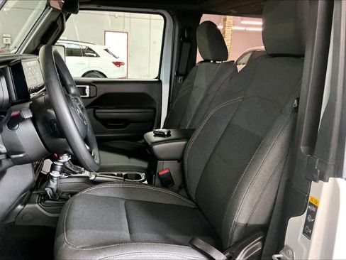 Used 2026 Jeep Wrangler Sport image 28