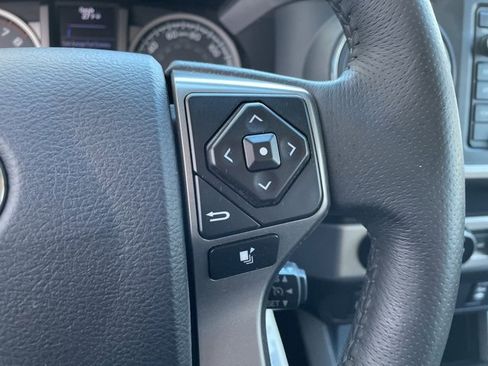 Used 2017 Toyota Tacoma SR5 image 15