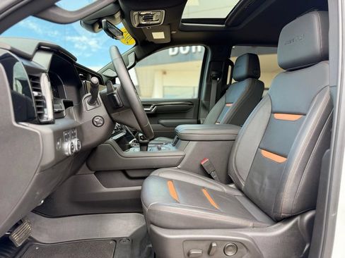 Used 2025 GMC Sierra 1500 AT4 w/ AT4 Premium Package AWD/4WD image 7