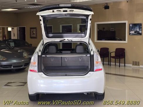 Used 2010 Toyota Prius Three image 8