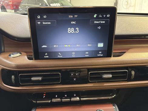 Used 2023 Lincoln Aviator Reserve w/ Elements Package Plus RWD image 17