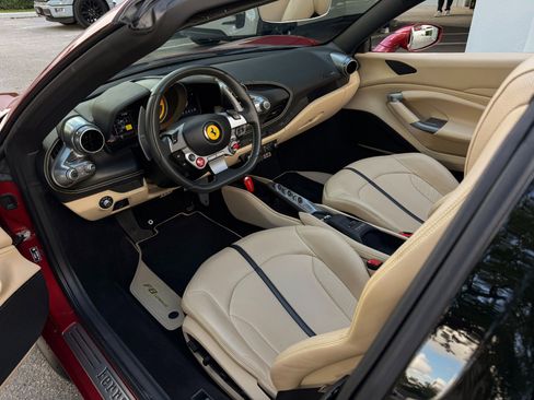 Used 2023 Ferrari F8 Tributo image 23