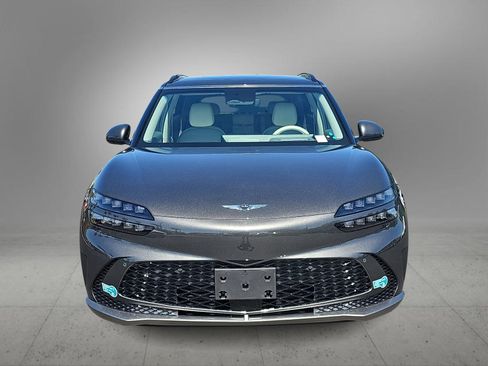 Certified 2025 Genesis GV60 RWD image 3