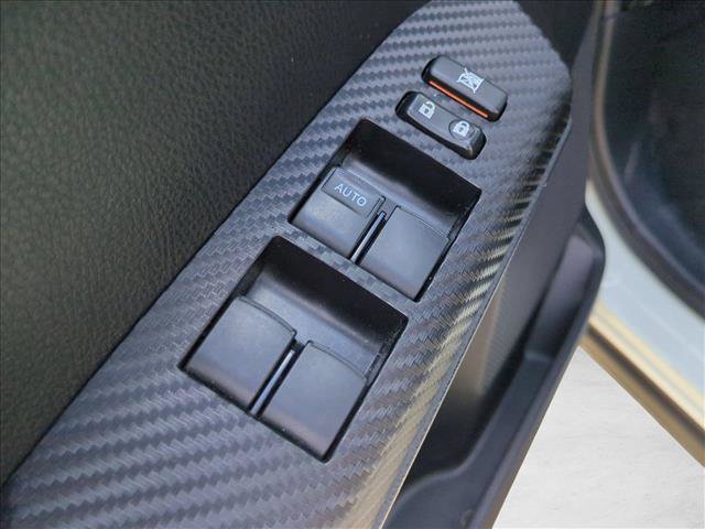 Used 2014 Toyota RAV4 LE FWD image 12