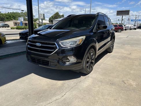 Used 2017 Ford Escape SE w/ Equipment Group 201A FWD image 4