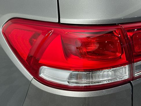 Used 2018 Kia Sorento LX image 34