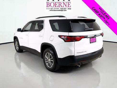 Used 2023 Chevrolet Traverse LT w/ Rear Camera Mirror Package image 5