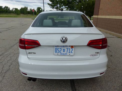 Used 2015 Volkswagen Jetta Sport FWD image 8