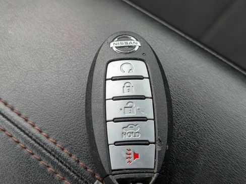 Used 2022 Nissan Sentra SR w/ Lighting Package FWD image 27