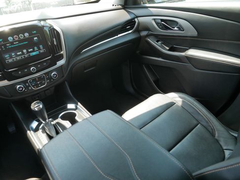 Used 2019 Chevrolet Traverse LT w/ LPO, Blackout Package AWD/4WD image 11