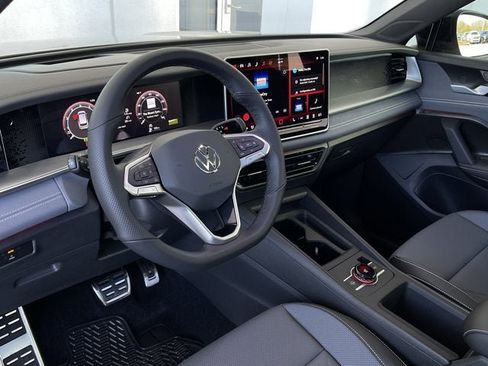 New 2026 Volkswagen Tiguan SE R-Line image 12