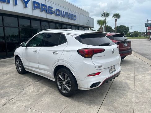 Used 2020 Buick Encore GX Essence w/ Sport Touring Package FWD image 5