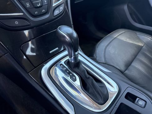 Used 2017 Buick Regal FWD image 22