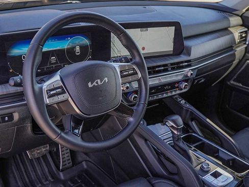Certified 2024 Kia Telluride SX w/ Towing Package image 9