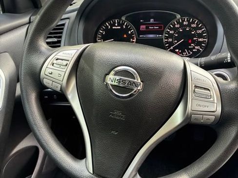 Used 2017 Nissan Altima 2.5 S w/ Power Driver Seat Package FWD image 8