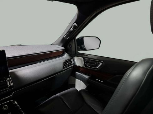 Certified 2022 Lincoln Navigator L Reserve AWD/4WD image 21
