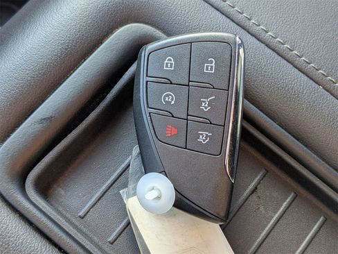 Used 2022 Chevrolet Suburban Z71 image 33