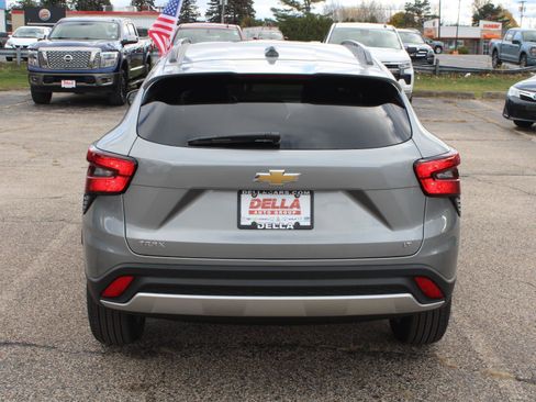 New 2026 Chevrolet Trax LT w/ LT Convenience Package image 6