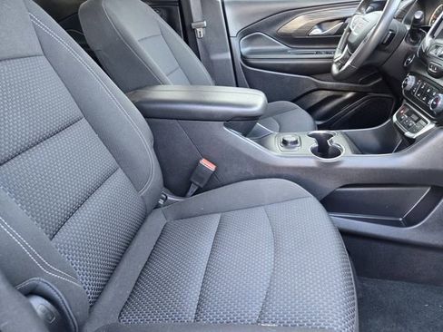 Used 2024 GMC Terrain SLE image 12