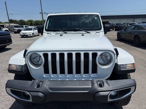 Used 2020 Jeep Gladiator Overland AWD/4WD image 7