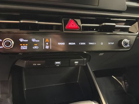 Used 2026 Kia Niro LX FWD image 19