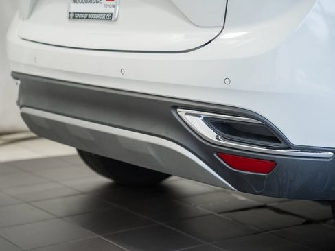 Used 2022 Buick Envision Essence w/ Technology Package I FWD image 7