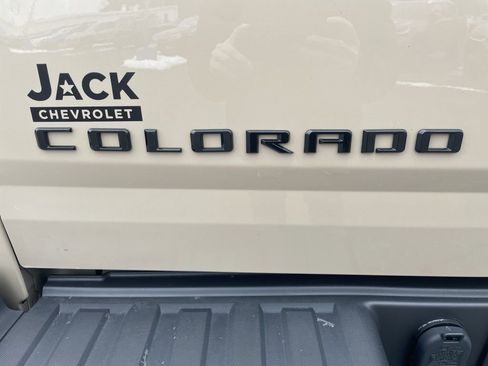 Used 2022 Chevrolet Colorado ZR2 w/ ZR2 Dusk Special Edition image 7