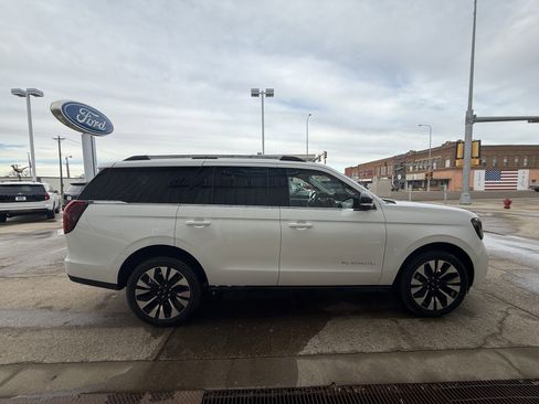 New 2025 Ford Expedition Platinum w/ Driver's Package AWD/4WD image 6