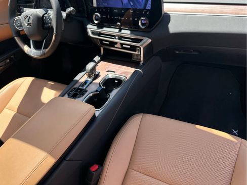 Used 2026 Lexus RX 350 Premium w/ Accessory Package (Z1) AWD/4WD image 7