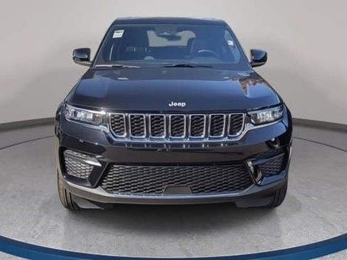 New 2025 Jeep Grand Cherokee Laredo X image 2