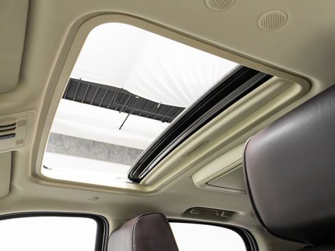 Used 2014 Cadillac Escalade Platinum image 36