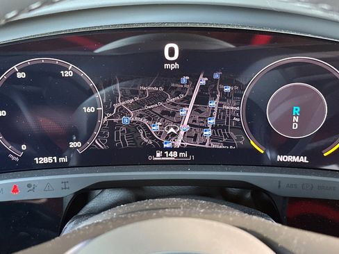 Used 2023 Porsche Taycan image 34