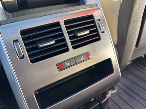 Used 2018 Land Rover Range Rover Sport SE image 45