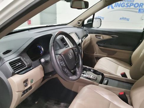 Certified 2017 Honda Pilot Touring image 13