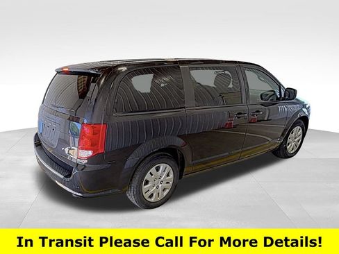 Used 2018 Dodge Grand Caravan SE FWD image 9