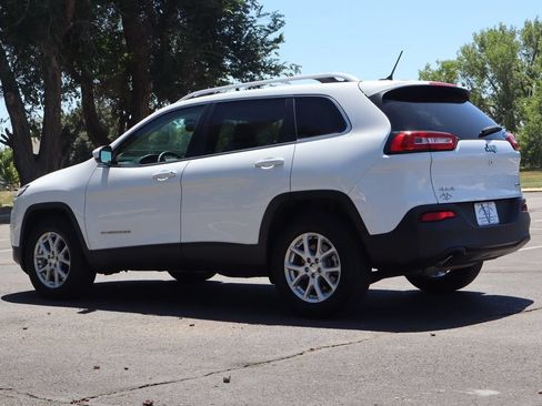 Used 2016 Jeep Cherokee Latitude AWD/4WD image 7