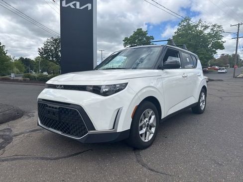 Certified 2024 Kia Soul S FWD image 1