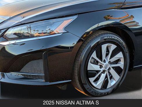 Certified 2025 Nissan Altima 2.5 S image 11
