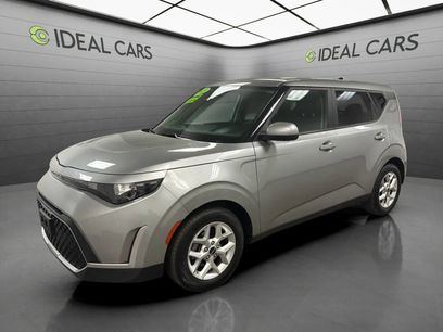 Used 2023 Kia Soul LX w/ LX Technology Package