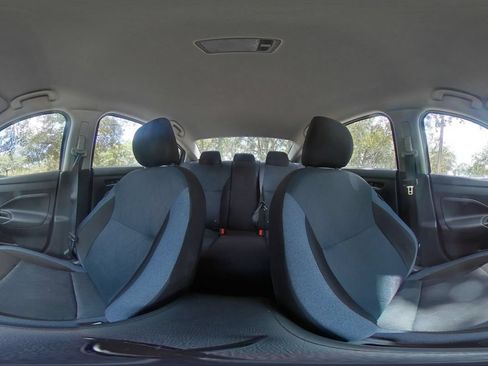 Used 2025 Nissan Versa SV FWD image 40